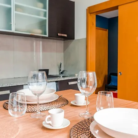Cozy In The Heart Of Lapa - 5min Walk To Metro! Apartment Porto