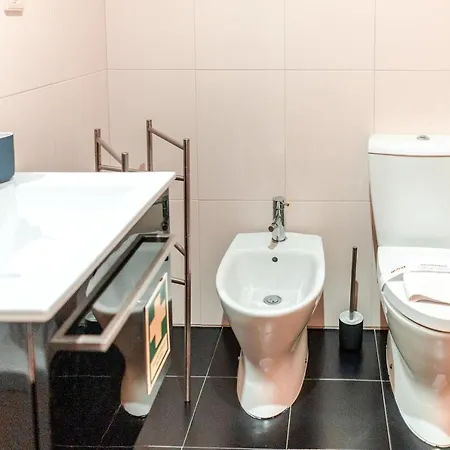 Blue Studio Perto Do Metro - Cedofeita, Porto Апартаменты *